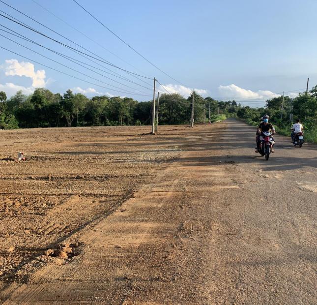 Đất mặt tiền, gần vòng xoay đường Hắc Dịch, thị trấn Phú Mỹ